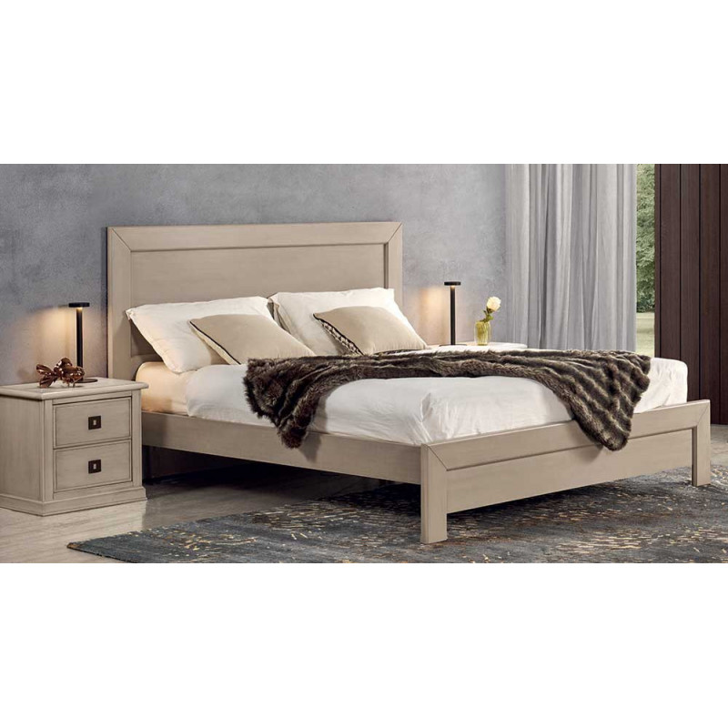 2444  Raw or finished wooden queen size bed, finishes to customer choice