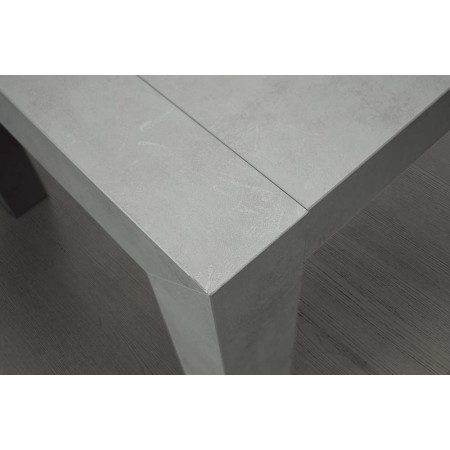 2339  Tavolo con base e piano finitura grigio cemento