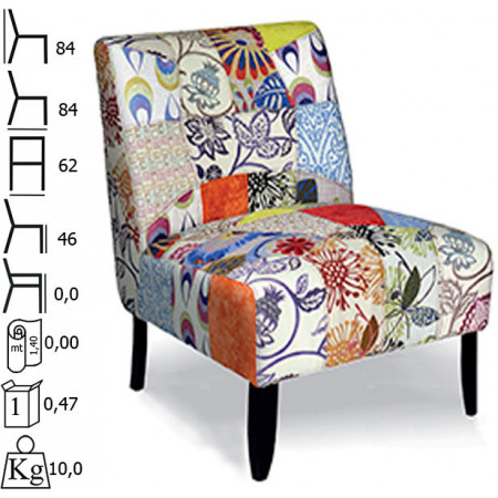 1005  Poltrona in legno tappezzata con tessuto patchwork