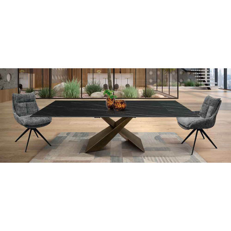 2309  Tavolo con base in metallo e piano in ceramica effetto marmo nero