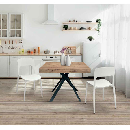 2319  Tavolo con base nera o bianca in metallo, piano allungabile in rovere