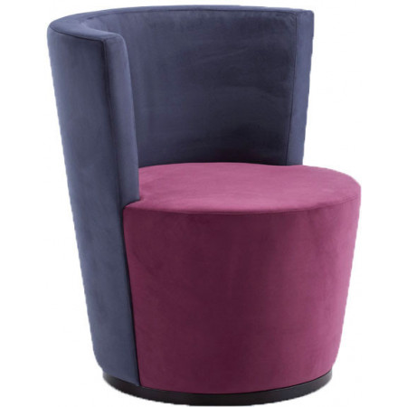 027  Beech wood armchair upholstered with buttons, finishing to choice