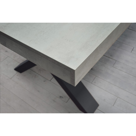 2340  Tavolo allungabile con base antracire e piano in melaminico grigio cemento